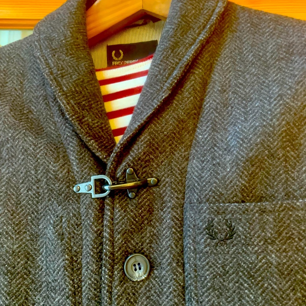 Fred Perry Men’s all wool, grey herringbone, shawl collared jacket, small
